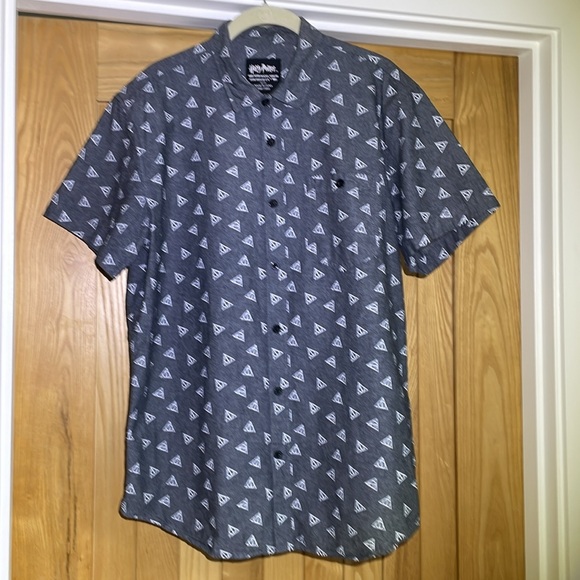 Harry Potter Grey Short Sleeved Button Up Collared Shirt. Like NEW! Men’s L - Picture 8 of 9